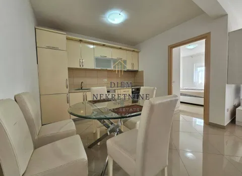 Rent, one bedroom apartment, 67m², Centar, Bar - image 11
