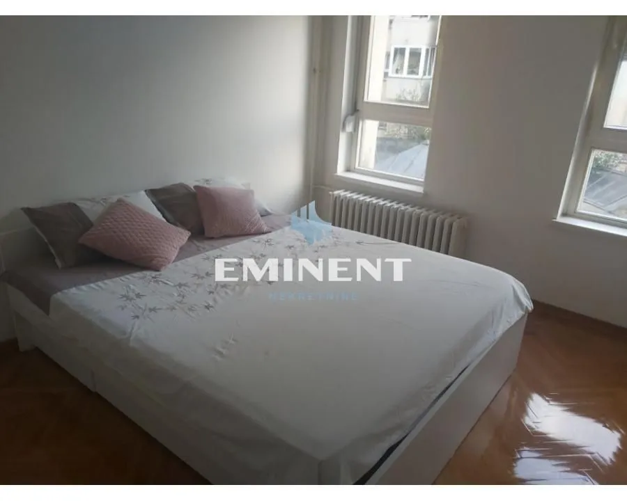Izdavanje, trosoban stan, 75m², Banovo Brdo, Beograd