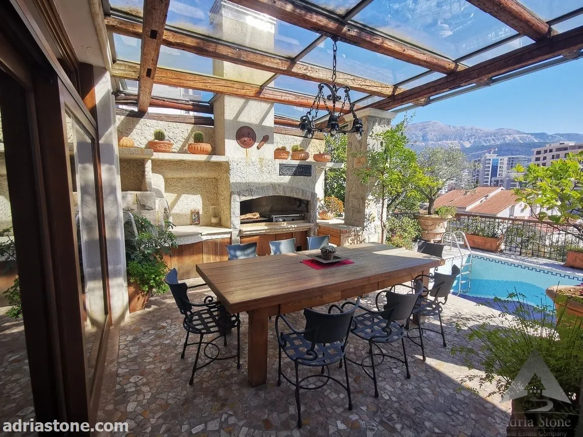 Sale, house, 820m², Centar, Budva