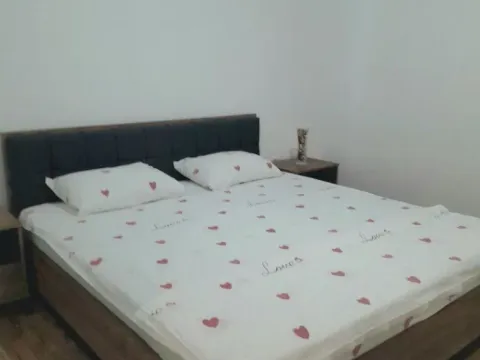 Izdavanje, dvosoban stan, 100m², Šušanj, Bar - image 5