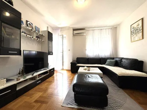 Prodaja, jednosoban stan, 43m², Stari Aerodrom, Podgorica - image 2