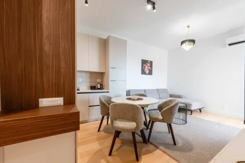 Izdavanje, jednosoban stan, 41m², Bečići, Budva - image 9