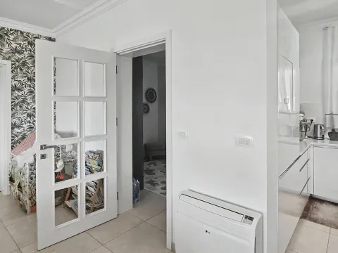Rent, two bedroom apartment, 100m², Donja Lastva, Tivat - image 15
