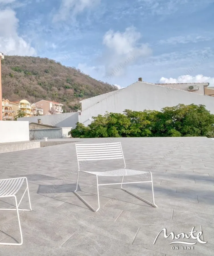 Sale, two bedroom apartment, 85m², Petrovac, Budva