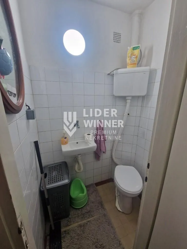 Prodaja, trosoban stan, 77m², Čubura, Beograd