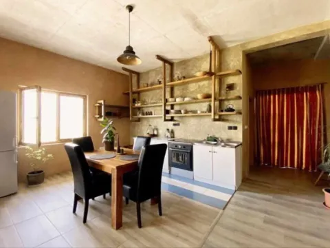 Izdavanje, kuća, 130m², Lješevići, Kotor - image 8