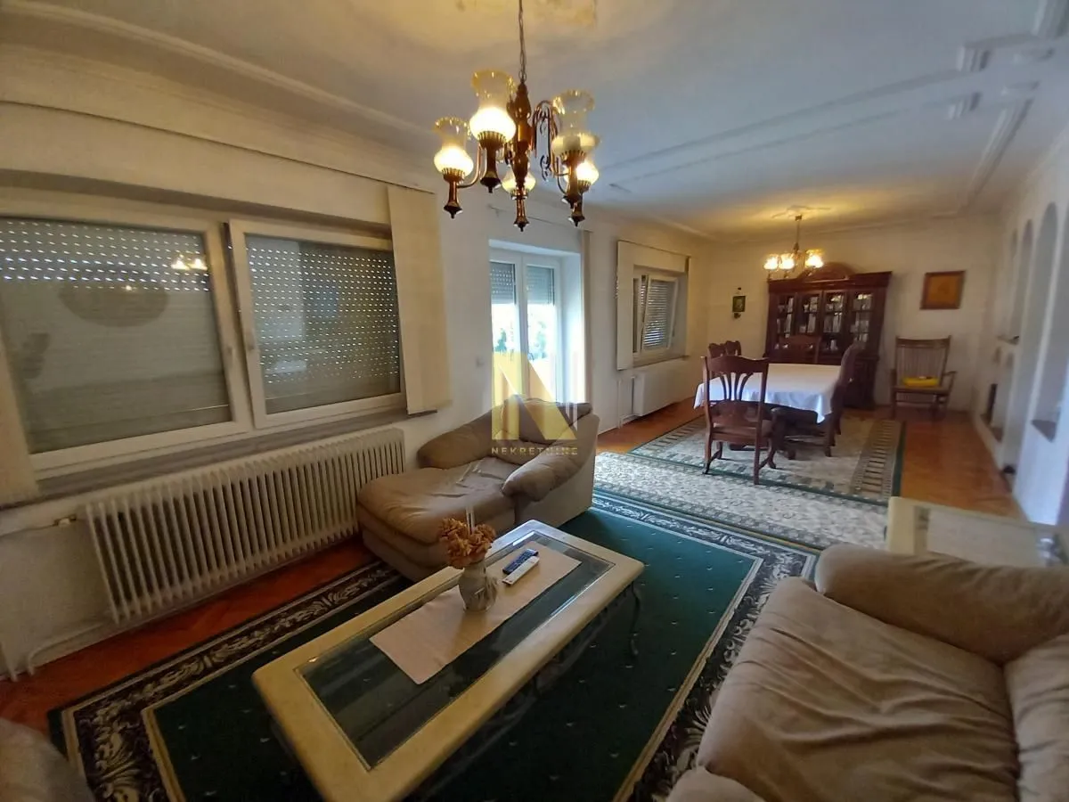 Prodaja, kuća, 272m², Bela Palanka, Srbija