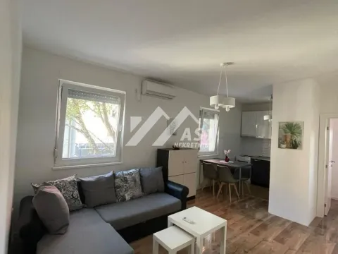 Stan in Bulevar Oslobodjenja