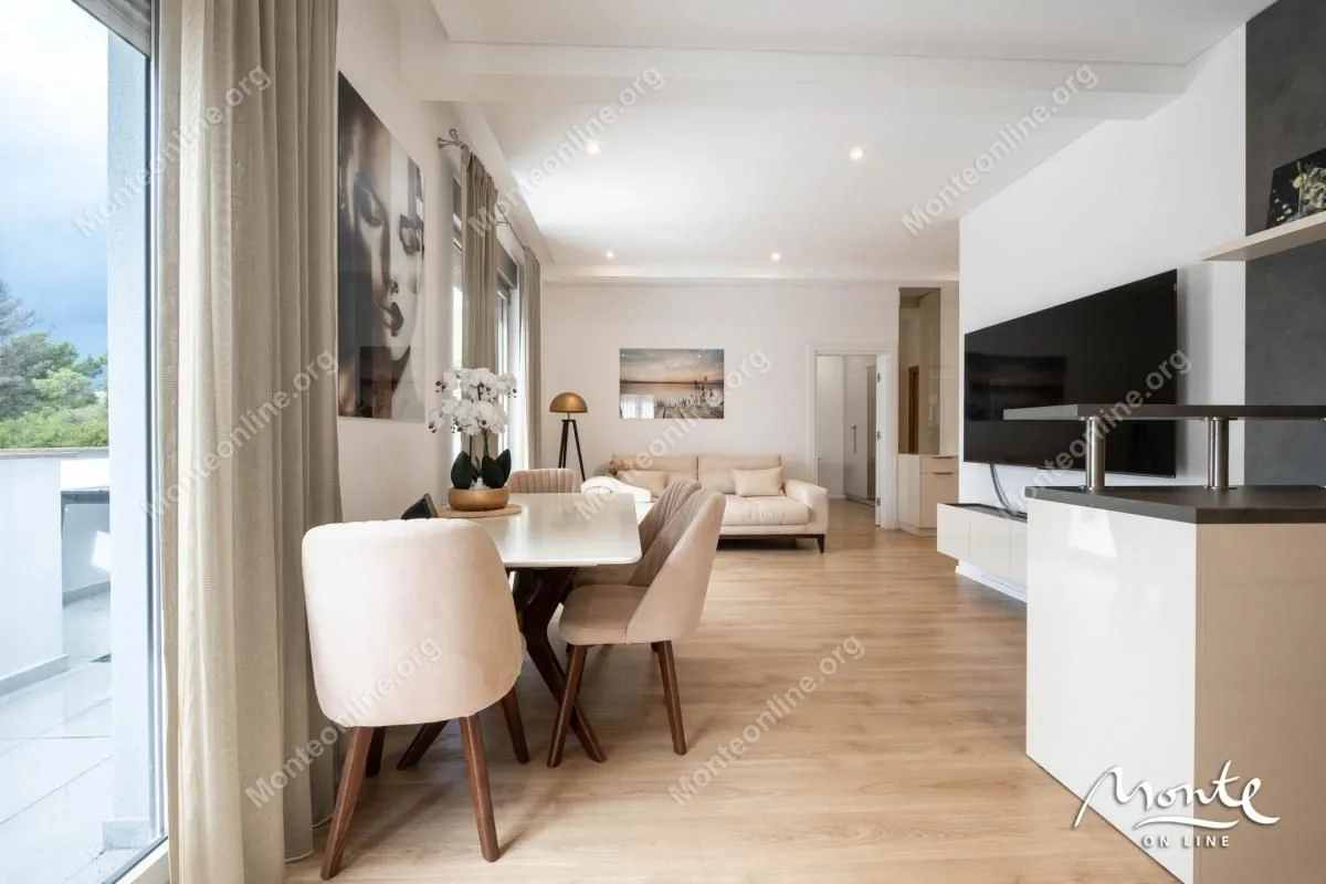 Prodaja, dvosoban stan, 90m², Tivat, Crna Gora