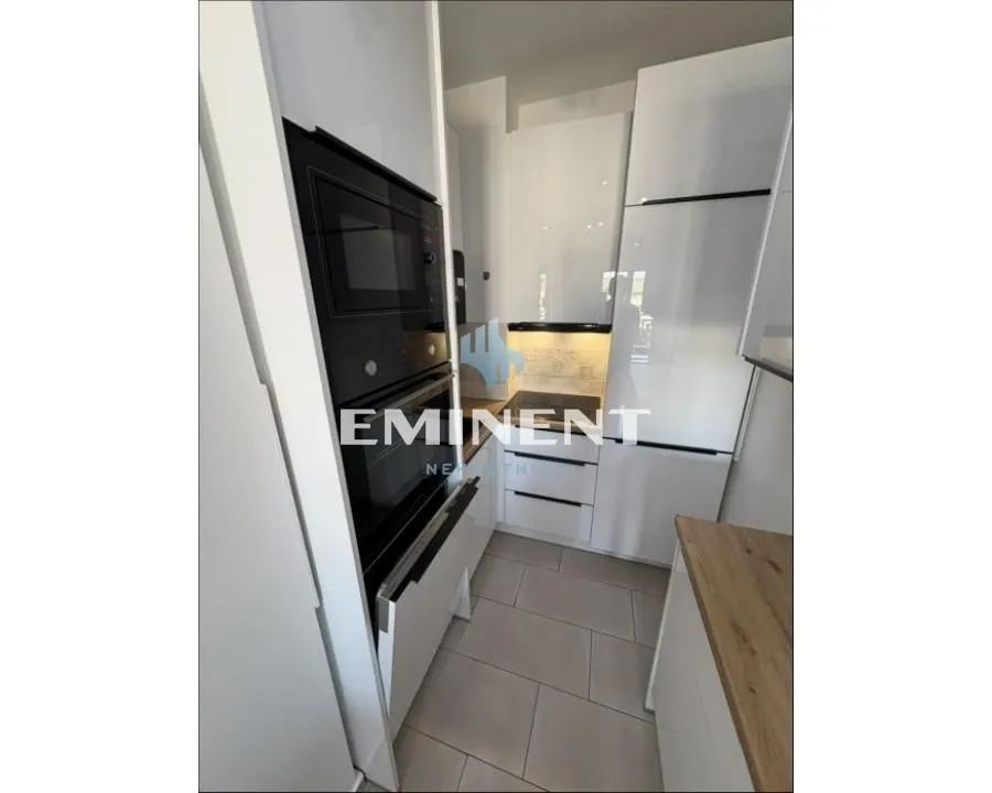 Izdavanje, dvosoban stan, 52m², Hala Pionir, Palilula Sve Podlokacije