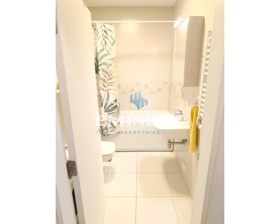 Prodaja, trosoban stan, 81m², Ada, Beograd