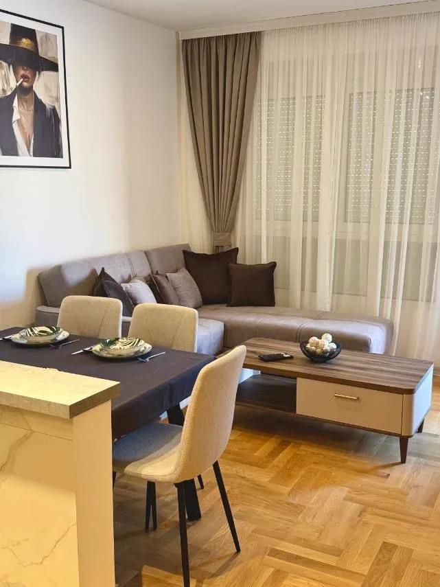Rent, two bedroom apartment, 62m², Radanovići, Kotor