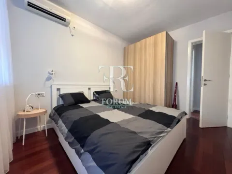 Izdavanje, dvosoban stan, 80m², Tološi, Podgorica - image 9