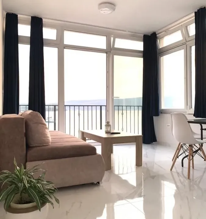 Izdavanje, jednosoban stan, 1m², Centar, Tivat