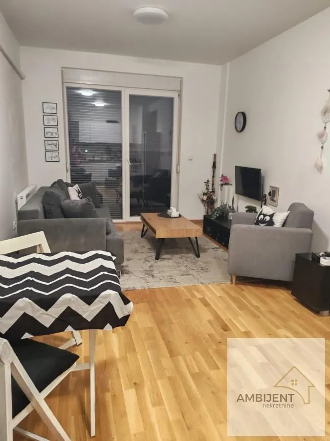 Izdavanje, dvosoban stan, 54m², Novi Banovci, Stara Pazova