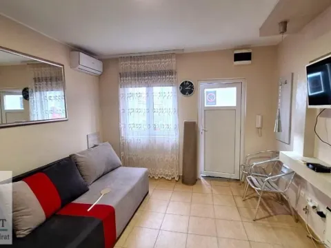 Rent, studio apartment, 17m², Telep, Novi Sad Sve Podlokacije - image 2