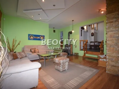 Sale, house, 770m², Glumčevo brdo, Barajevo - image 5