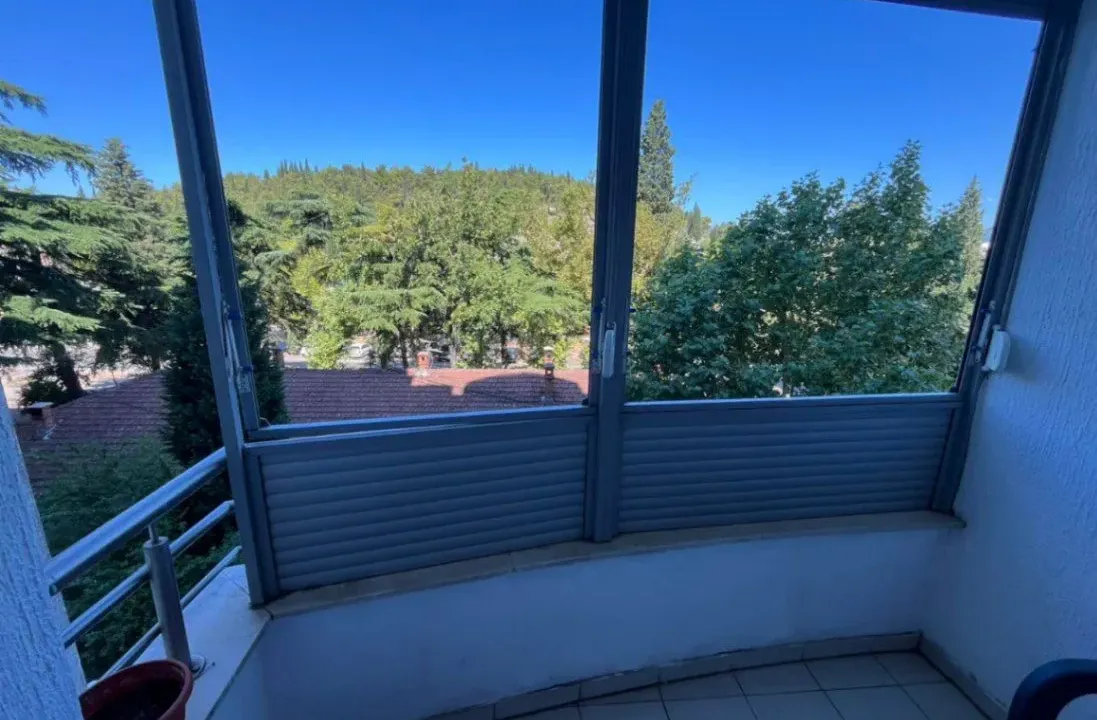 Izdavanje, jednosoban stan, 38m², Pobrežje, Podgorica