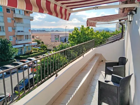 Izdavanje, garsonjera, 45m², Stari Aerodrom, Podgorica - image 1