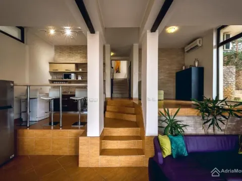 Prodaja, kuća, 155m², Centar, Budva - image 2