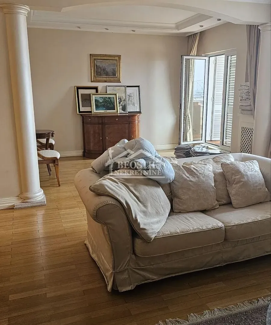 Izdavanje, stan, 191m², Stari Grad, Beograd