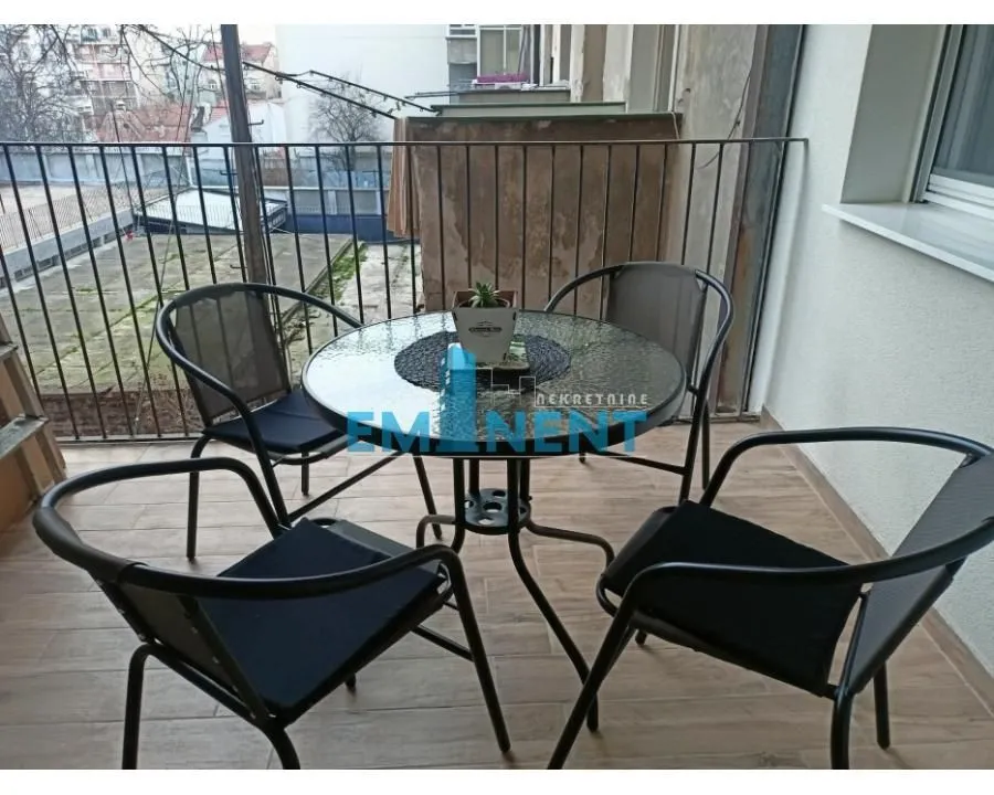 Izdavanje, dvosoban stan, 42m², Vračar Sve Podlokacije, Beograd