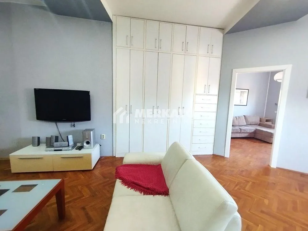 Prodaja, dvosoban stan, 67m², Centar, Zrenjanin
