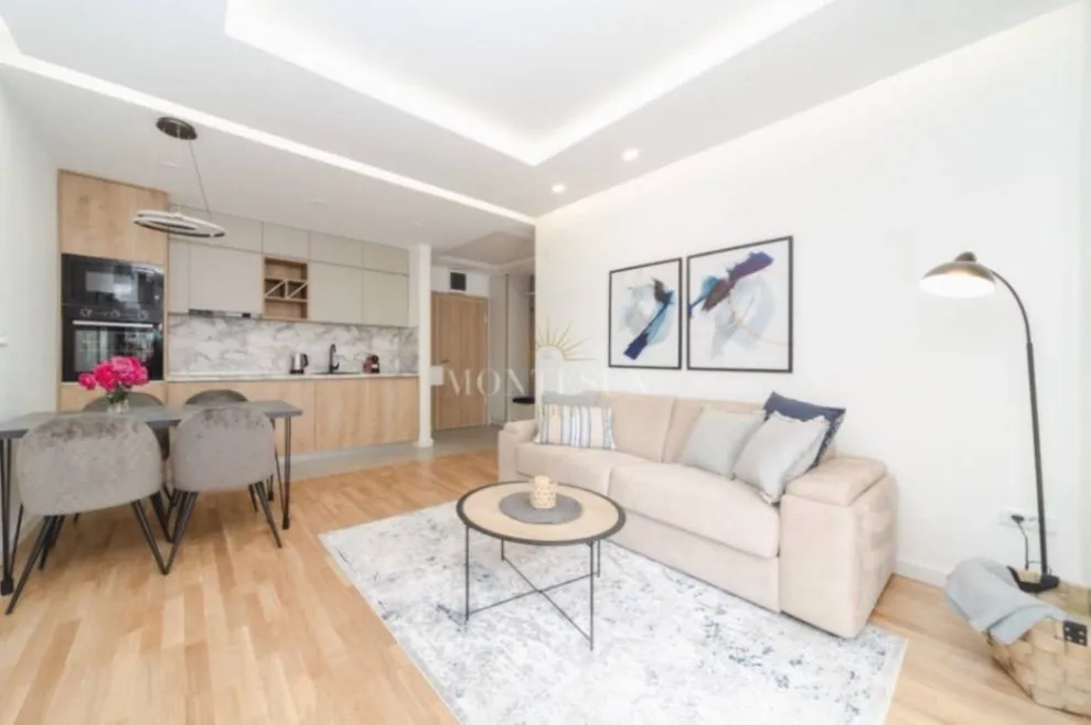 Izdavanje, jednosoban stan, 44m², Budva, Crna Gora