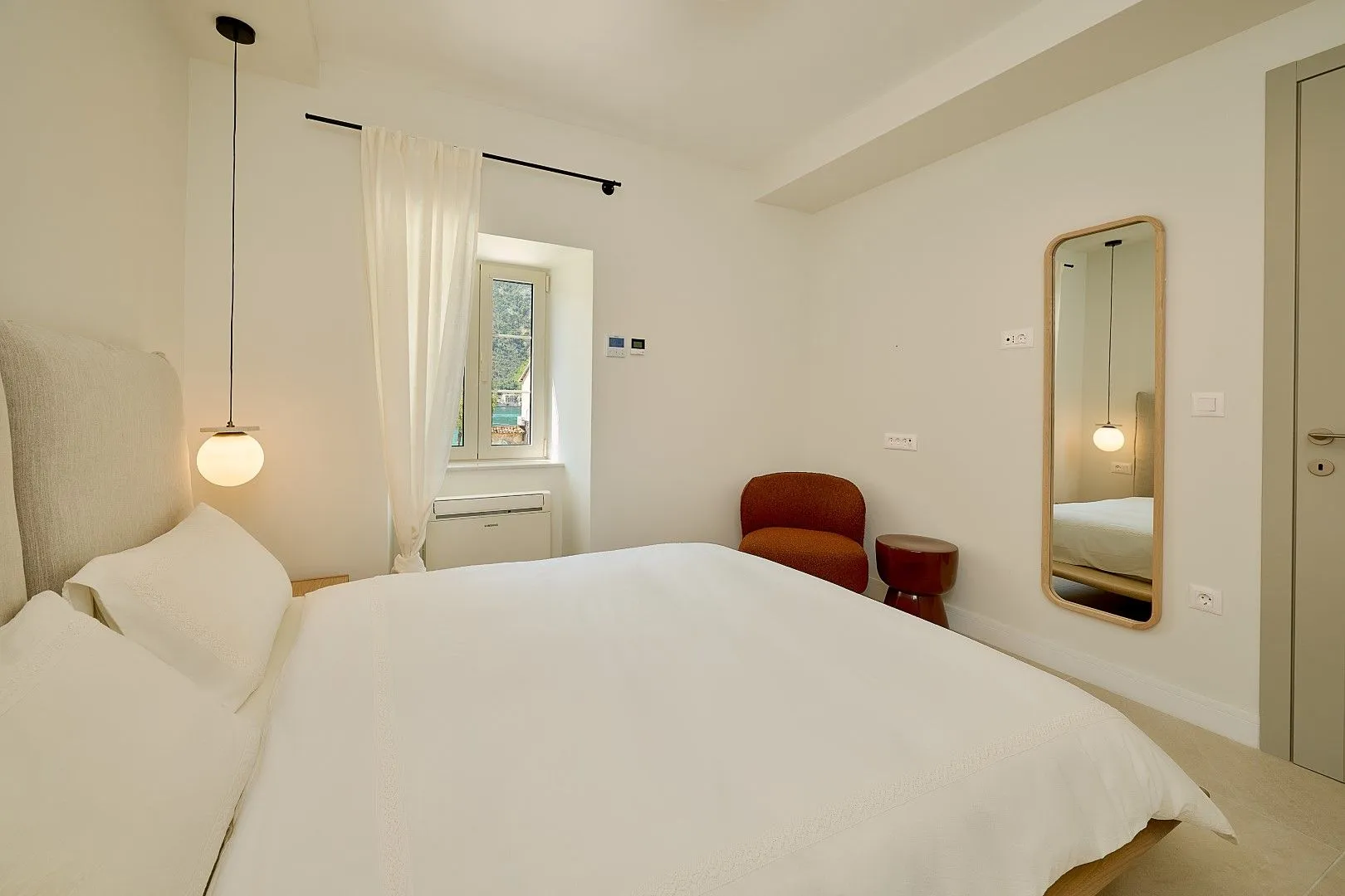 Rent, house, 200m², Dobrota, Kotor