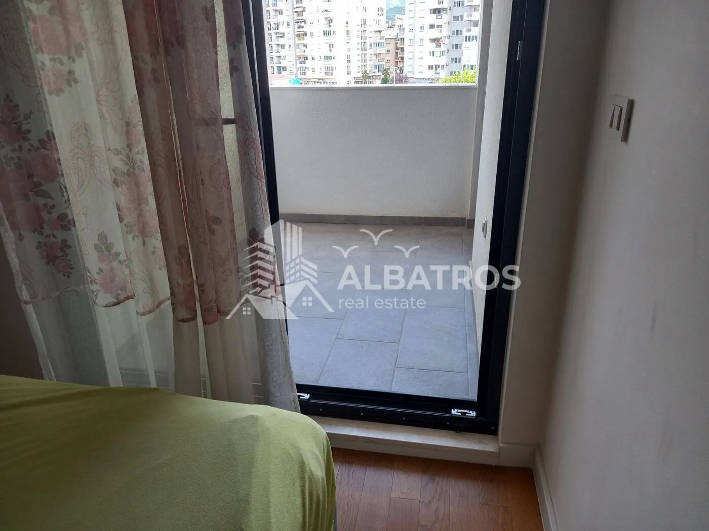 Rent, one bedroom apartment, 50m², Centar, Bar