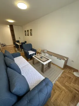 Izdavanje, jednosoban stan, 53m², City Kvart, Podgorica - image 2