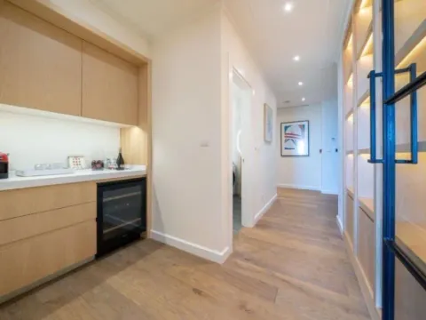 Prodaja, trosoban stan, 245m², Centar, Bar - image 7