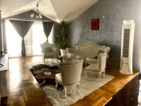 Izdavanje, trosoban stan, 180m², Dalmatinska ulica, Podgorica - image 2