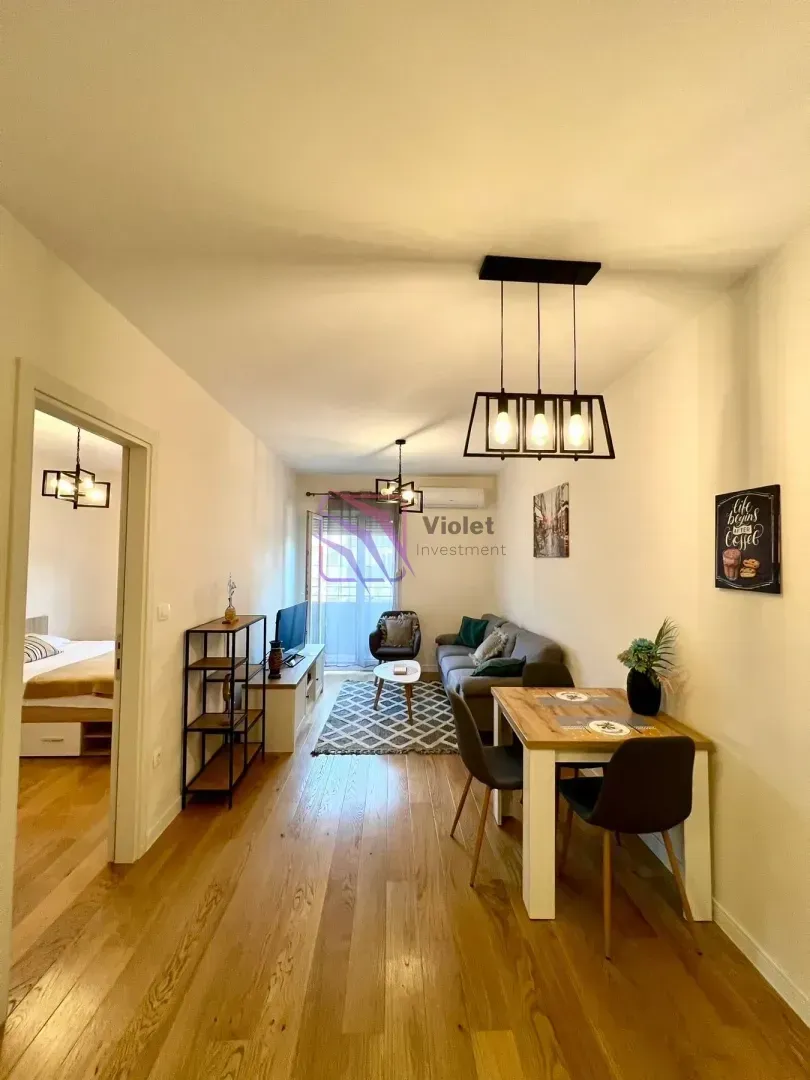 Prodaja, jednosoban stan, 40m², Central Point, Podgorica