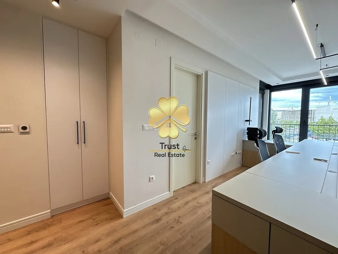 Rent, office space, 58m², Kod Capital Plaze, Podgorica