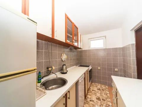 Rent, two bedroom apartment, 78m², Dalmatinska ulica, Podgorica - image 5