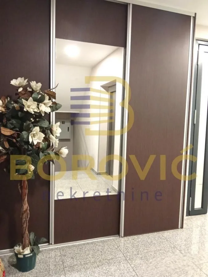Prodaja, trosoban stan, 66m², Vračar Sve Podlokacije, Beograd