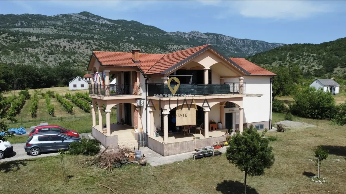 Sale, house, 335m², Martinići, Danilovgrad