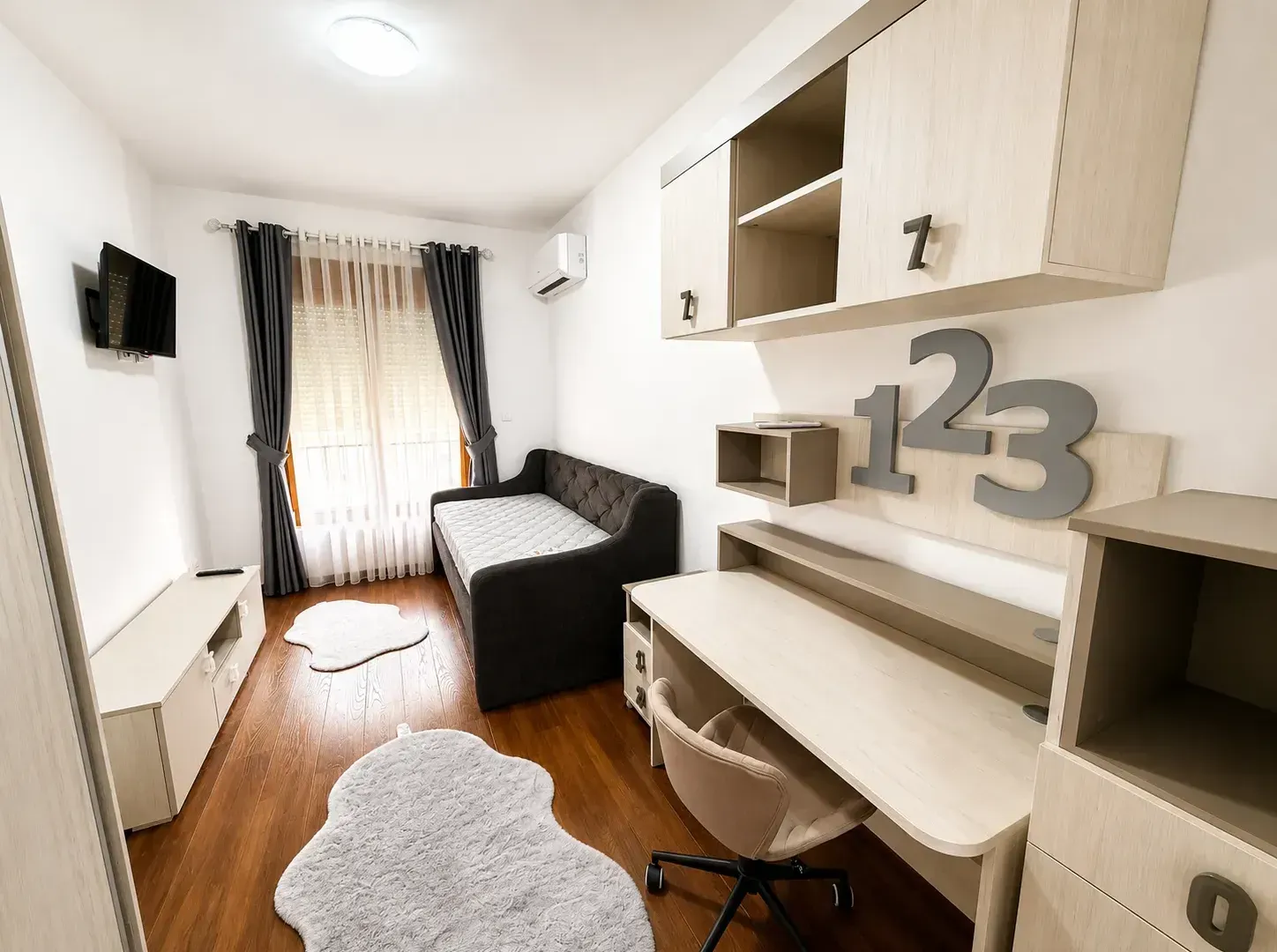Rent, two bedroom apartment, 77m², Master Kvart, Podgorica