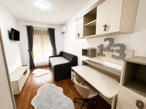 Rent, two bedroom apartment, 77m², Master Kvart, Podgorica - image 6