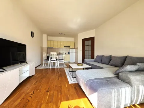 Izdavanje, stan, 53m², City Kvart, Podgorica - image 2