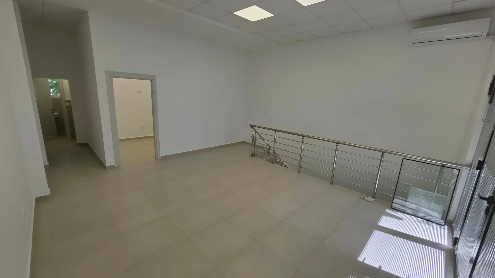 Rent, office space, 115m², Blok 9, Podgorica