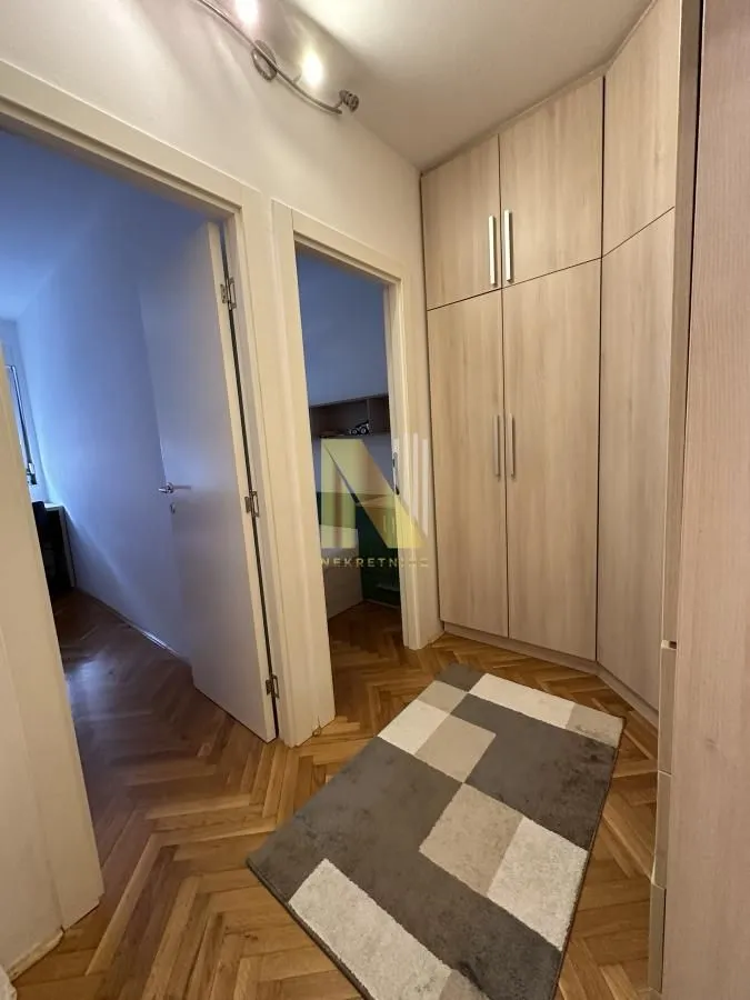 Prodaja, trosoban stan, 79m², Adamovićevo Naselje, Novi Sad Sve Podlokacije