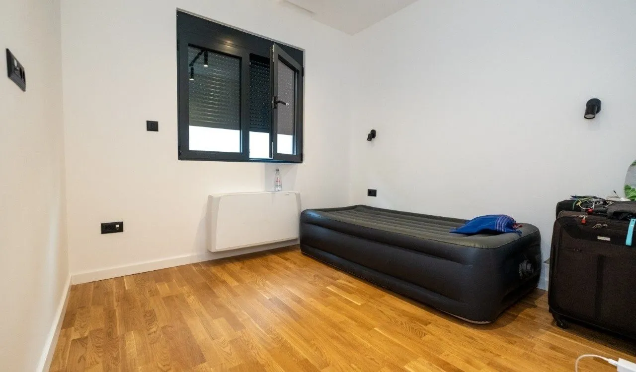 Izdavanje, kuća, 180m², Gornja Gorica, Podgorica