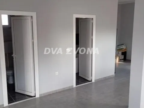 Izdavanje, poslovni prostor, 480m², Temerin, Novi Sad - image 6