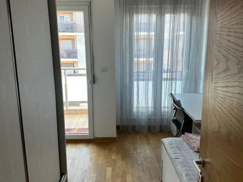 Izdavanje, dvosoban stan, 64m², City Kvart, Podgorica - image 12