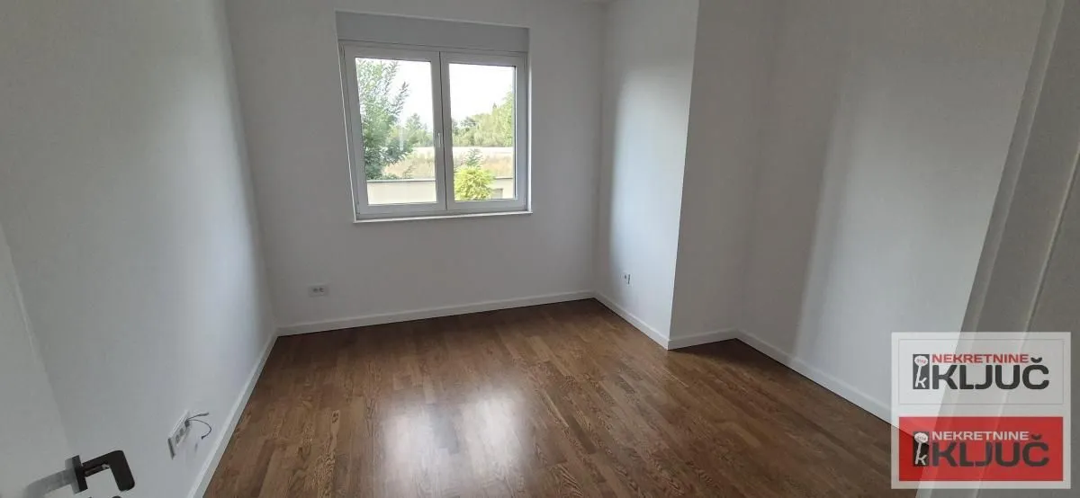 Prodaja, četvorosoban stan, 130m², Novo naselje, Novi Sad