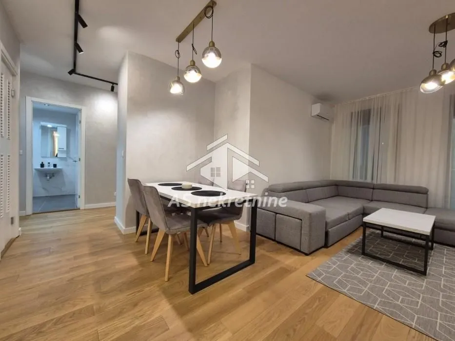 Izdavanje, trosoban stan, 95m², Trošarina, Voždovac Sve Podlokacije