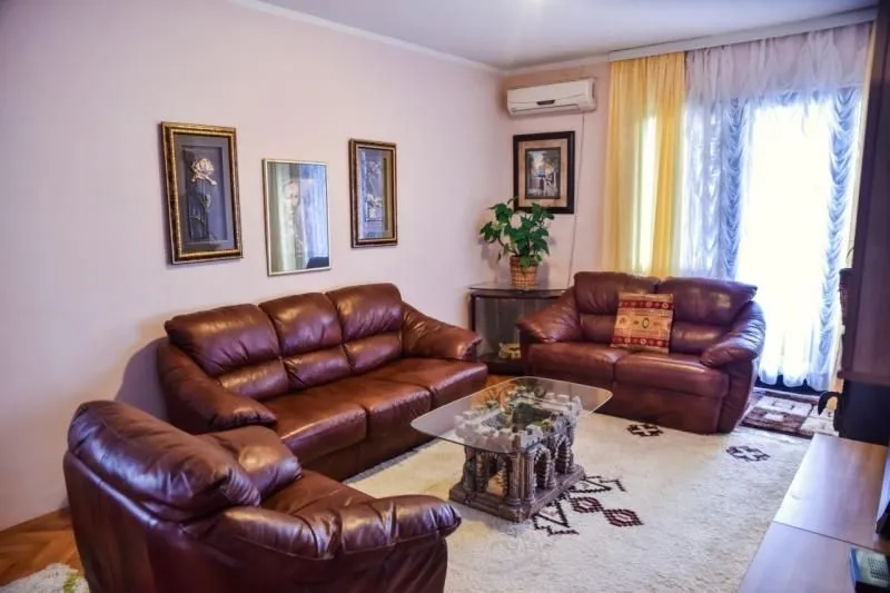 Prodaja, dvosoban stan, 73m², Ulcinj, Crna Gora