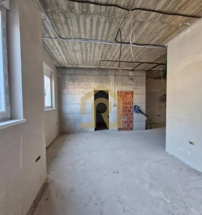 Izdavanje, poslovni prostor, 85m², Zemun Centar, Zemun Sve Podlokacije